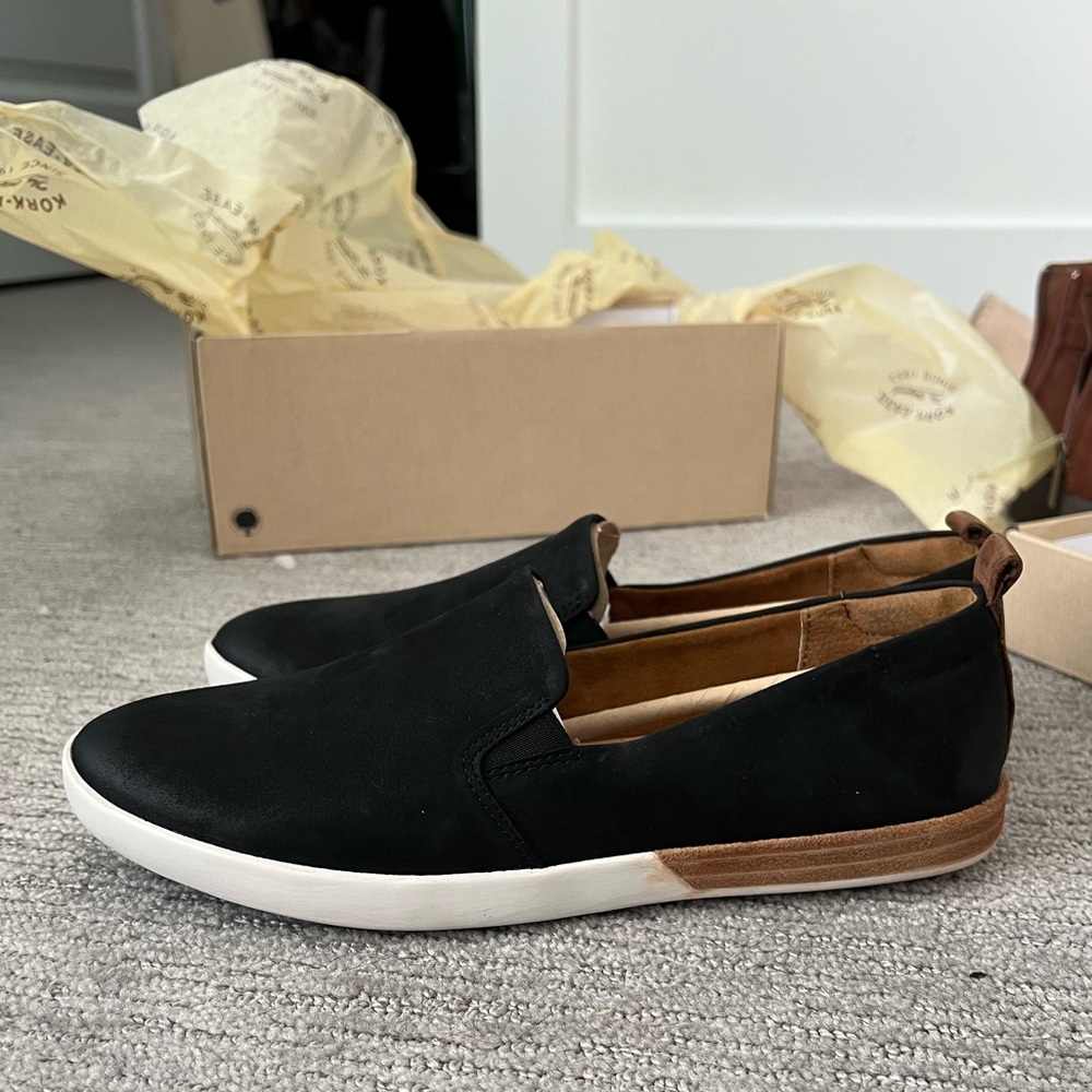 NWT Kork-Ease Flats - Size 8